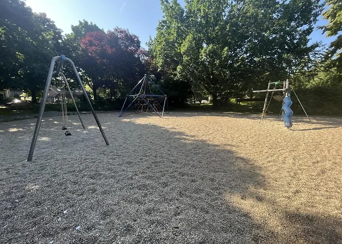 Am Iltispark Δωμάτια σε οικογενειακή κατοικία *